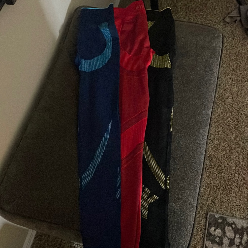 VS Pink leggings 3 of them black, red, blue size XS